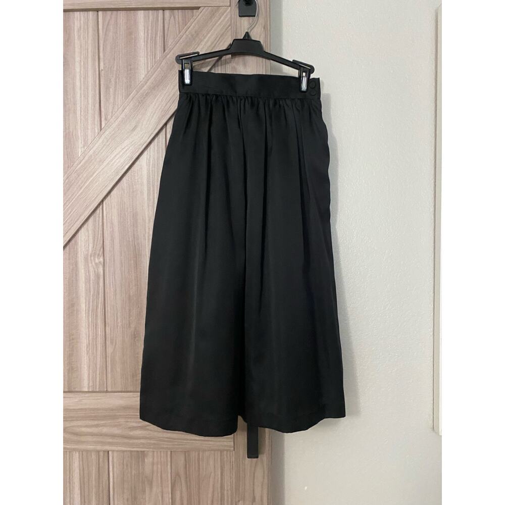 That’s me! Black 5/6 midi skirt